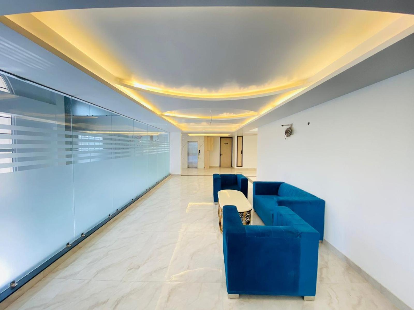 Hotel Holiday Grand Greater Noida Exterior foto